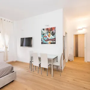 Magnoliaapartments - 2a Valle Duomo , Milano Italia